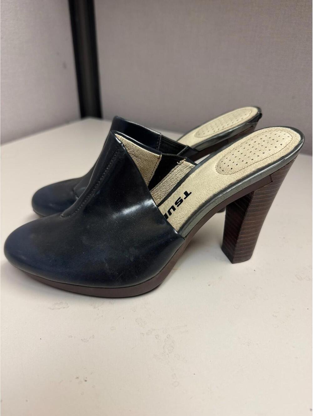 Tsubo Tattiana Dark Navy Leather Heels Size 7 New